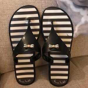 Henri Bendel flip flops